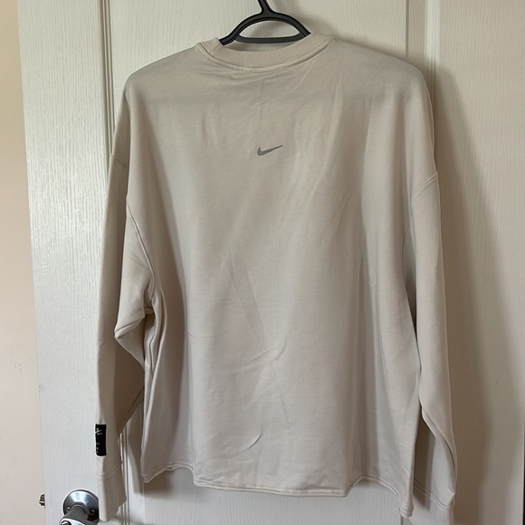 NWT Nike Yoga Luxe A.I.R.
Women's Fleece Crew - Picture 3 of 10